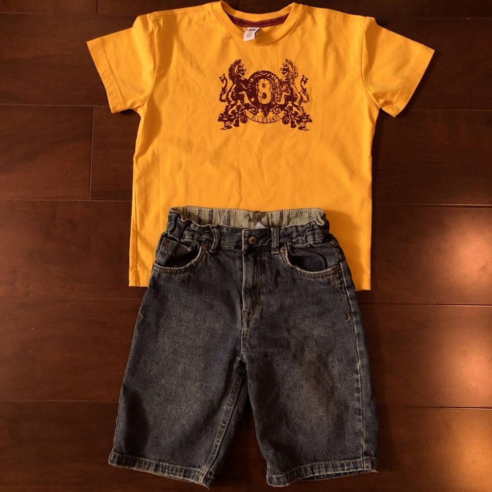 2/$20 Super Cute Levi Denim Shorts w/Free T-Shirt
